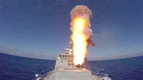 La Flota rusa lanza misiles Calibre contra terroristas en Siria